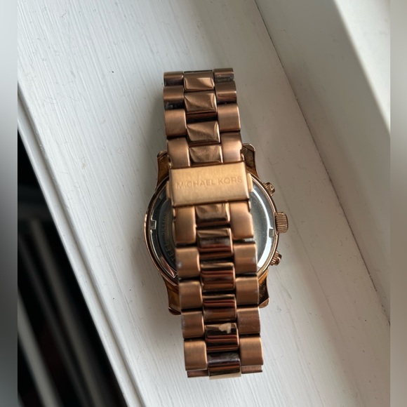 Michael Kors Rose Gold Watch - Picture 2 of 2
